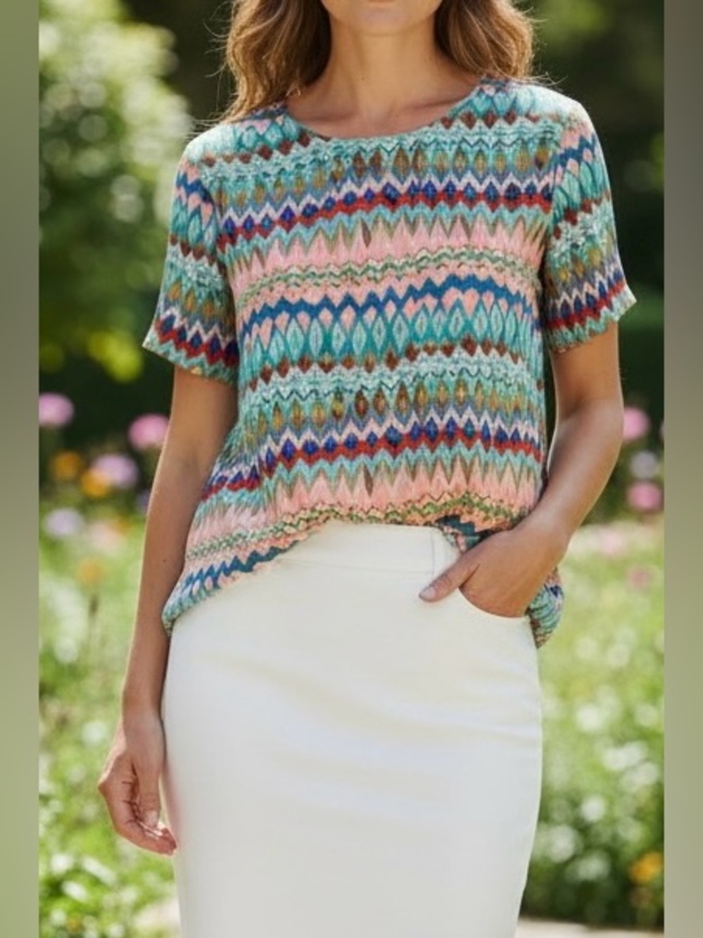 Amour Vert Multicolor
Geometric Print 100% Silk
Short Sleeve Blouse